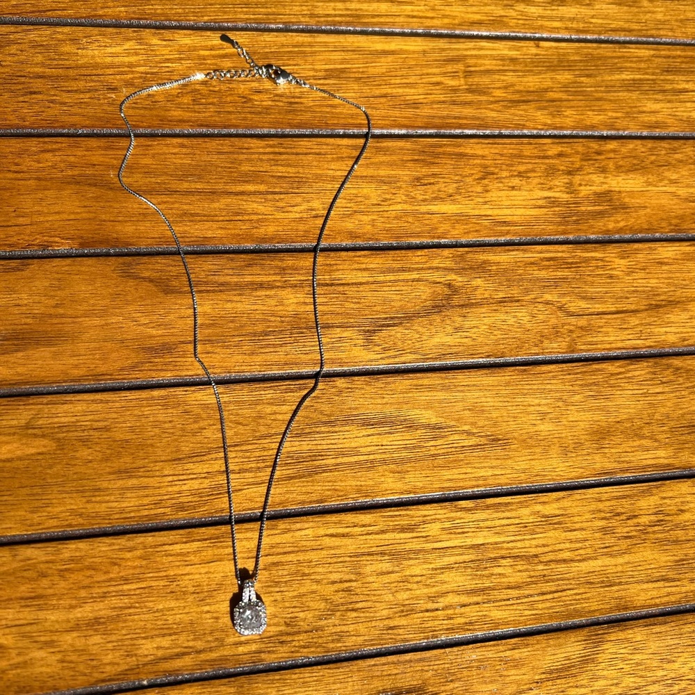 Beautiful 925 sterling silver necklace and pendant with cubic zirconia stones